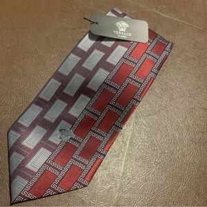 VERSACE Classic Geometric Medusa Silk Tie ITALY NEW